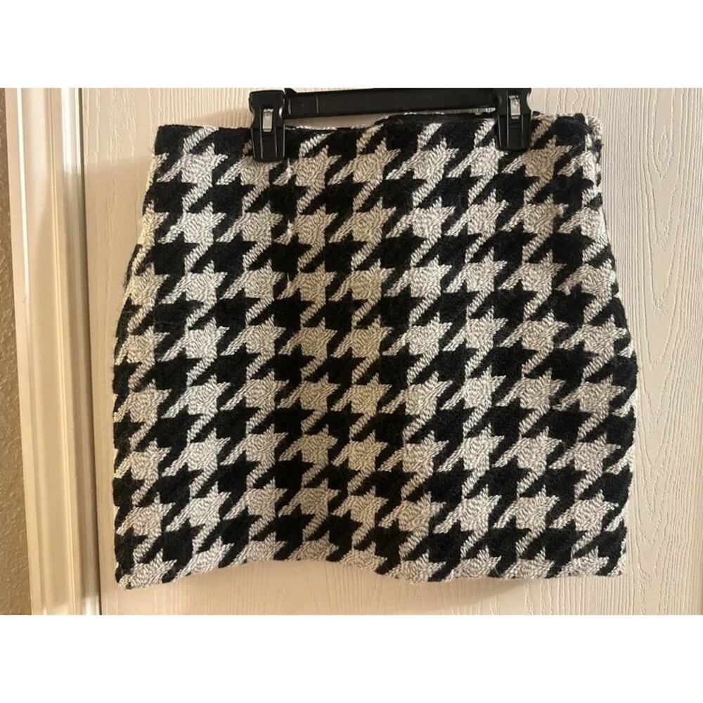 H & M women’s Houndstooth Wool Mini Skirt Size 8